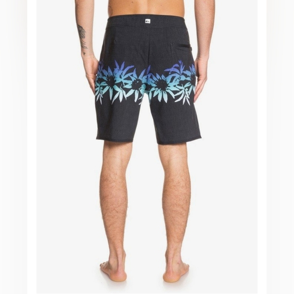 ● QUIKSILVER ● Highline Choppa 19" Swim Shorts Boardshorts 4-way Stretch Hybrid - Picture 2 of 12